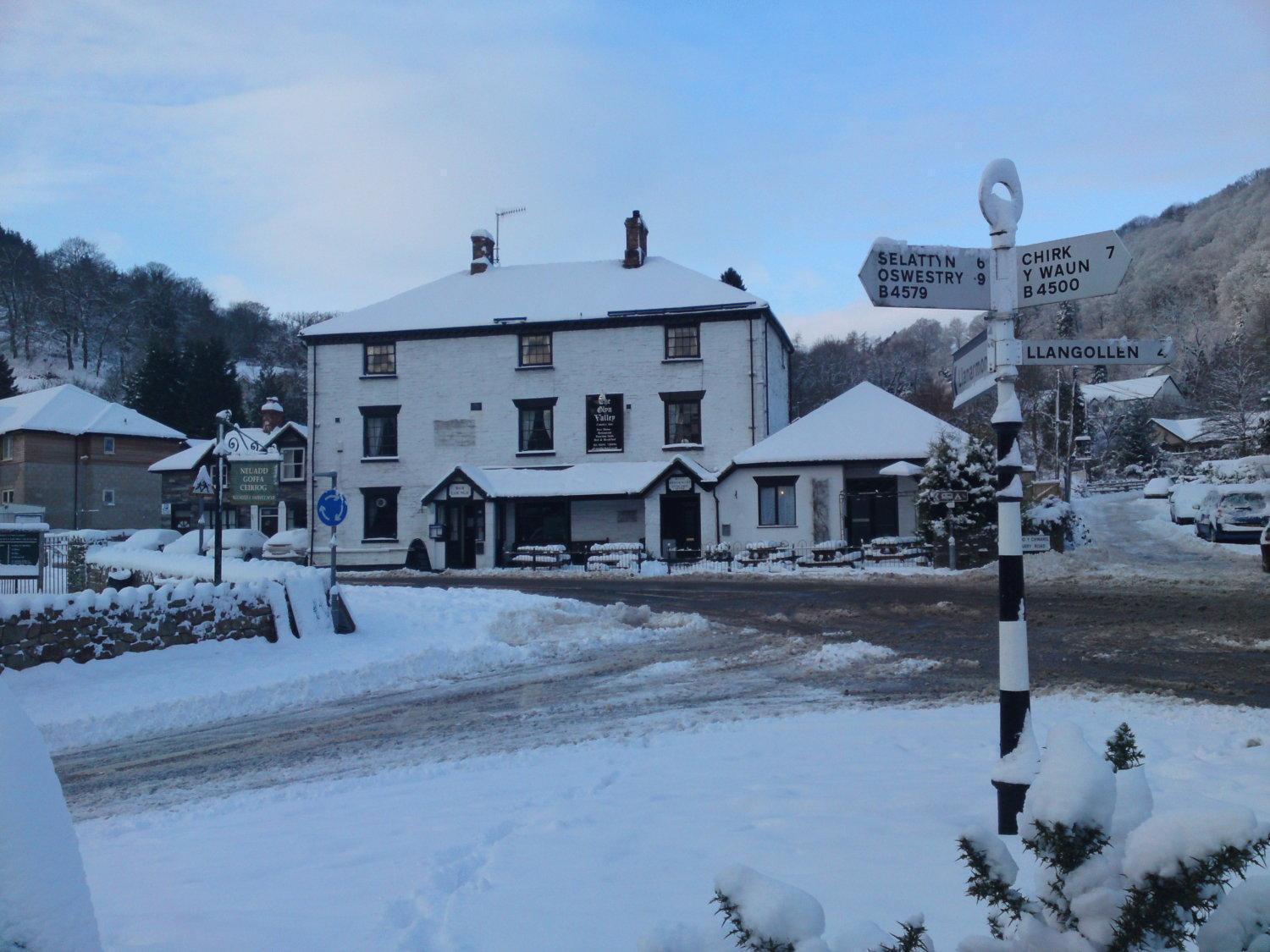 Oyo Glyn Valley Hotel Llansantffraid Llansantffraid Glyn Ceiriog Exterior foto